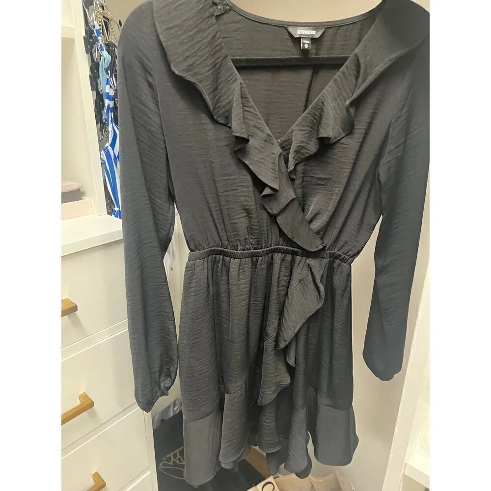 Express black ruffle hem v-neck long sleeve dress size XS Length 31”
